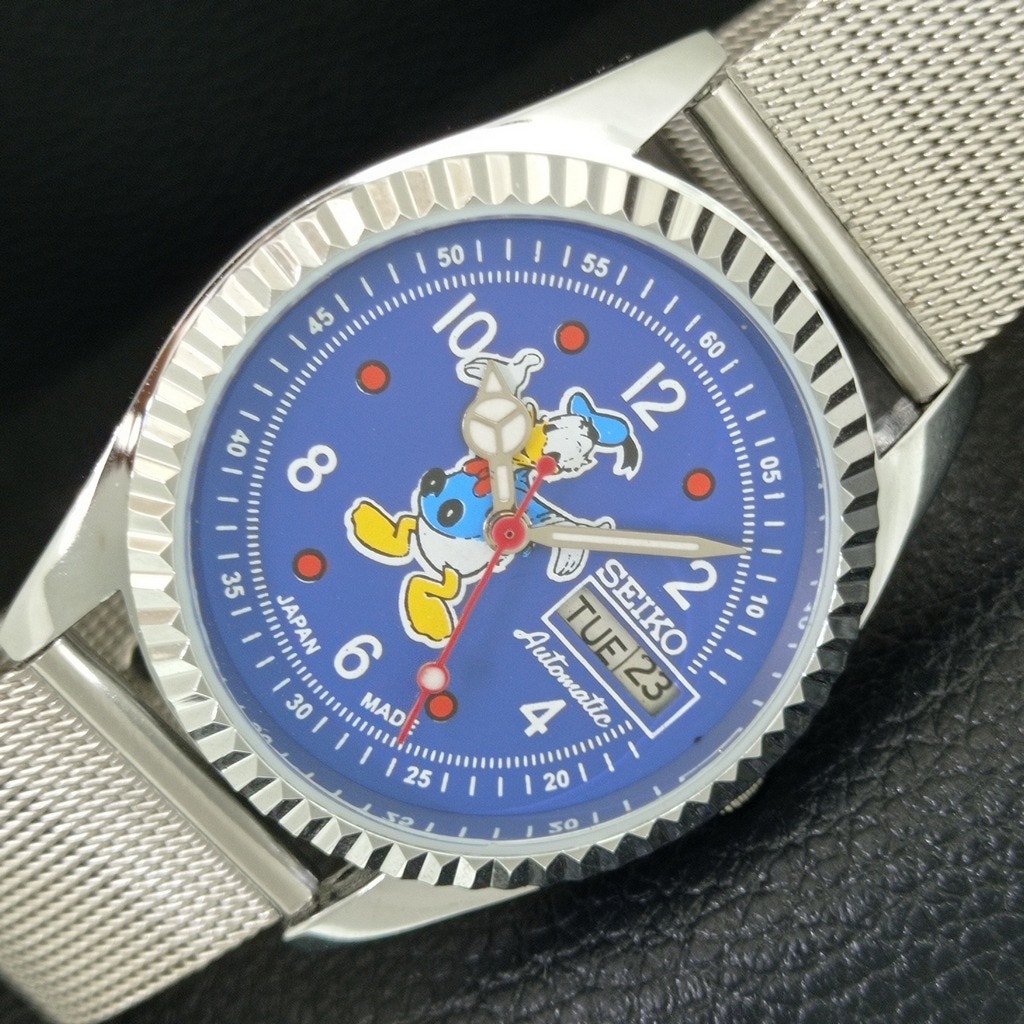 Vintage 1974 Disney Seiko Automatic Mens Silver Watch WDaydate  Donald Accents
